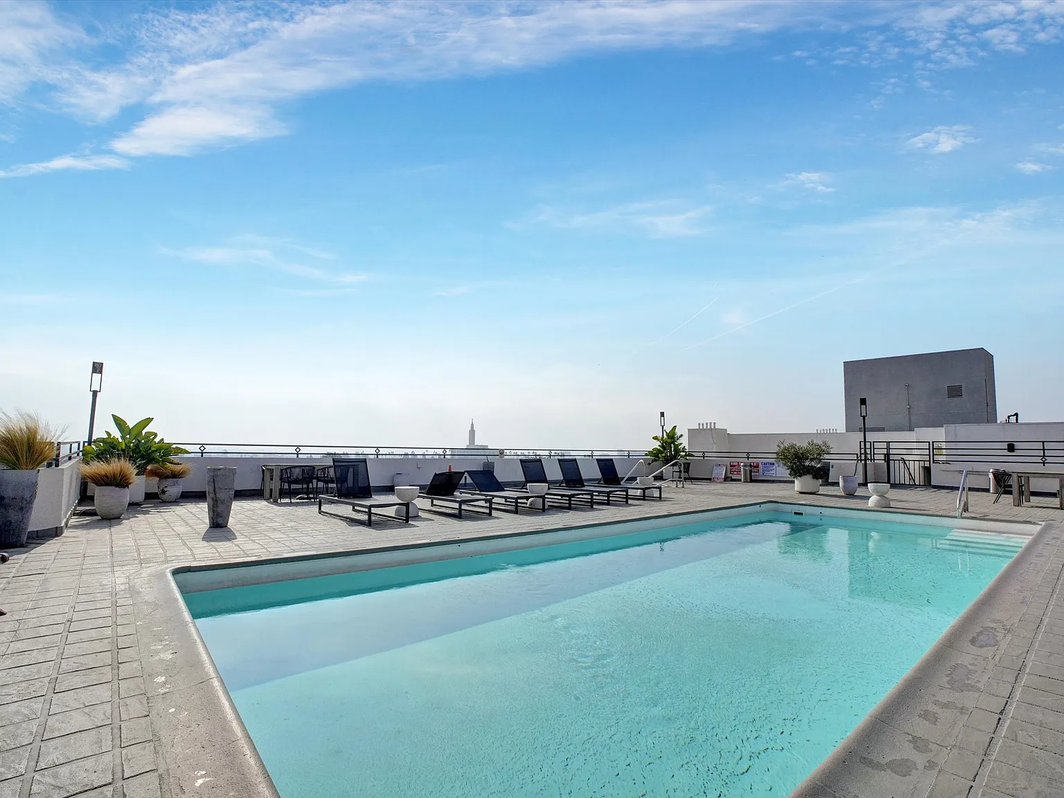 2 bed, 1122 sqft, $3,600 — Photo 4