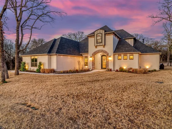 9000 Emma Ct, Granbury, TX 76049