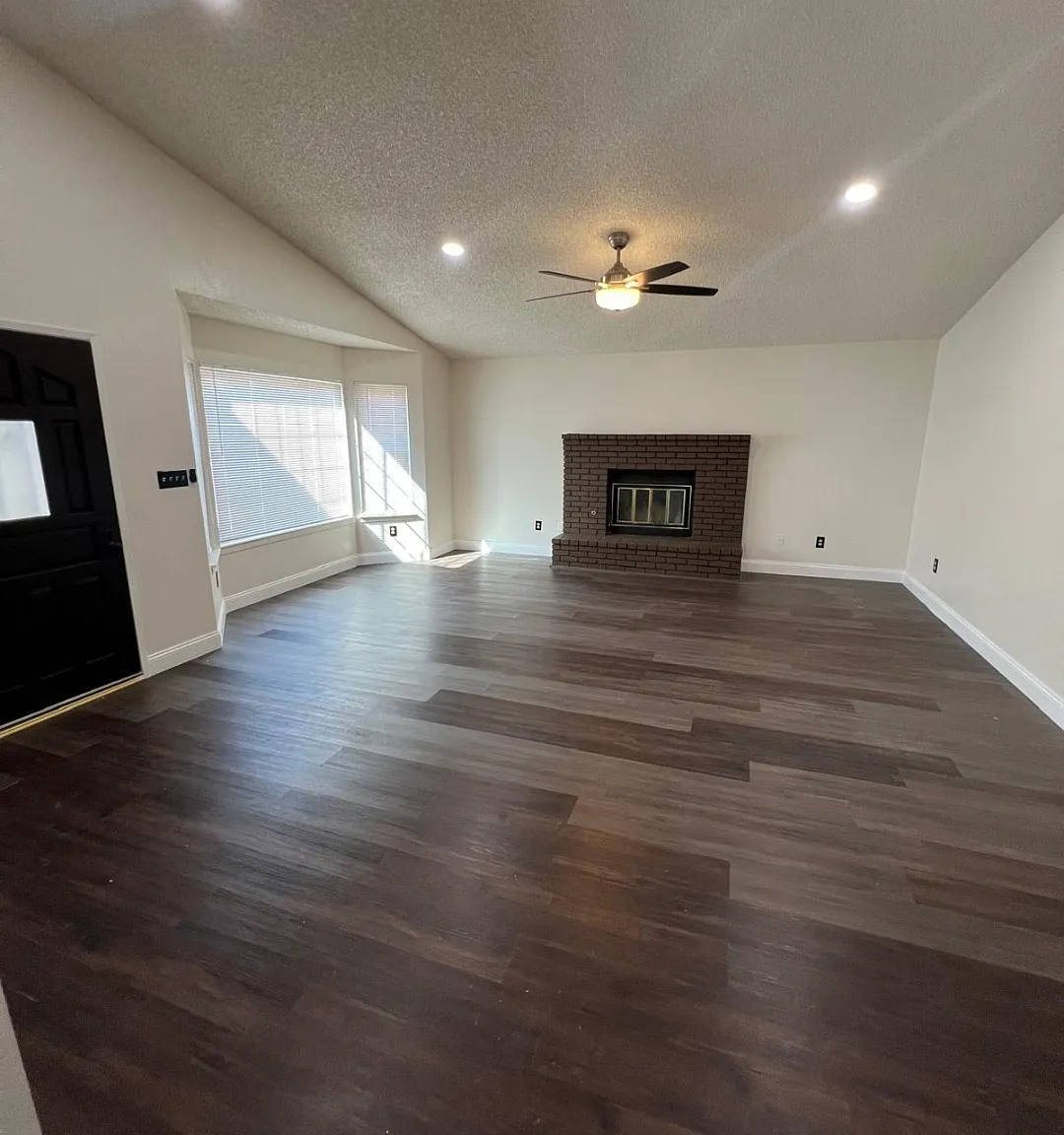 3 bed, 1683 sqft, $2,300 — Photo 4