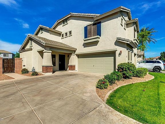 3rd image of 3920 S Laurel Way