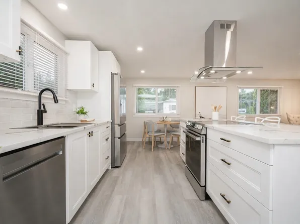 1840 160th St #15, Surrey, BC V4A 4X4