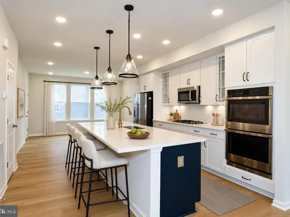 402 Matlock Ln, Frederick, MD 21701