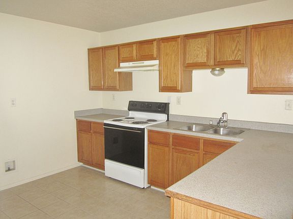 4th image of 3104 Barcelona Dr #B