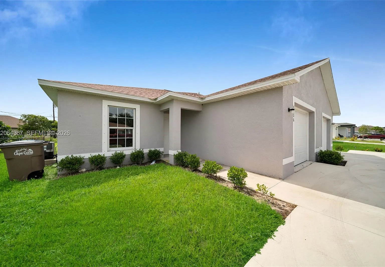3 bed, 2.0 bath, $1,800 — Photo 1