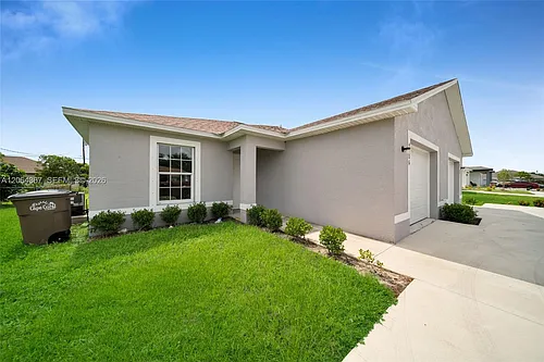 4106 SW 7th Pl Photo 1