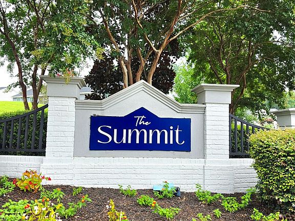 3rd image of 225 Summit Path