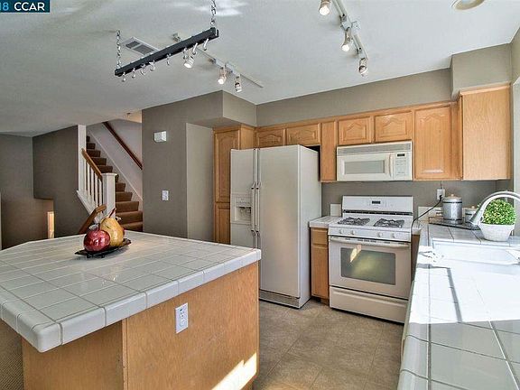 3rd image of 4688 Central Pkwy #43