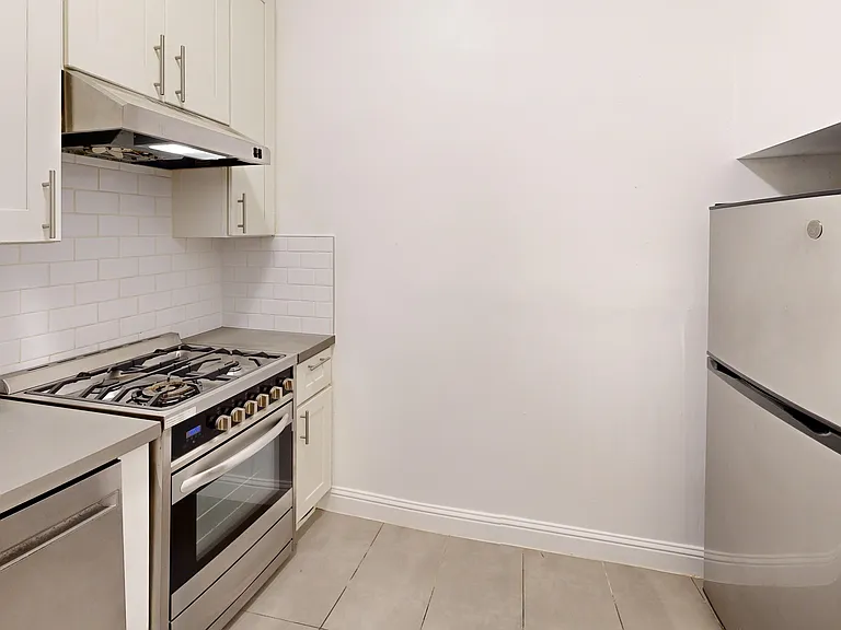 925 Geary Street — Photo 45