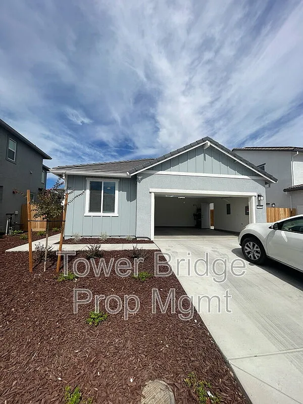 3 bed, 2.0 bath, 1552 sqft, $2,850 — Photo 1