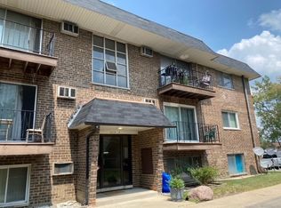215 S Hale St APT 6B, Addison, IL 60101