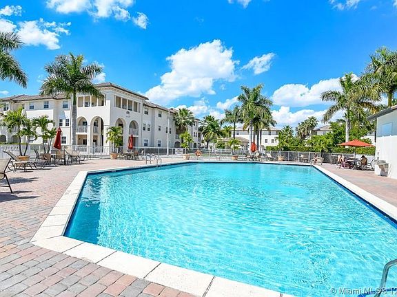 4th image of 11501 NW 89th St APT 109
