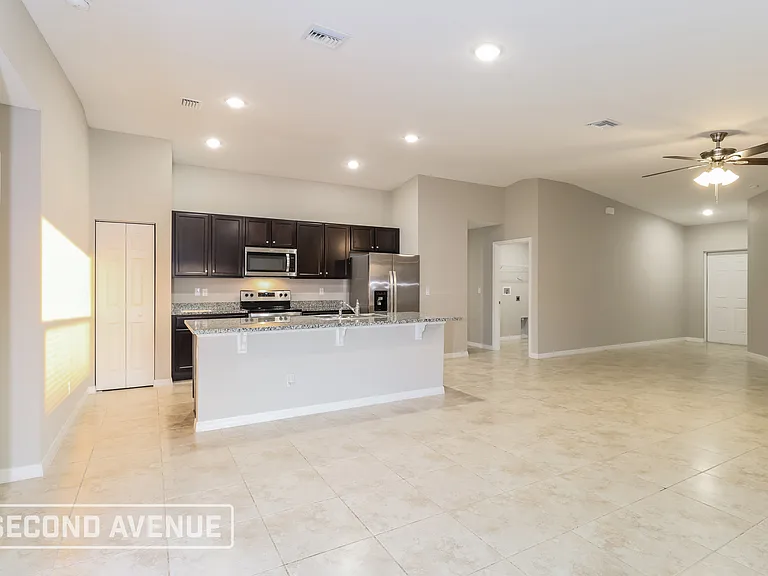291 Foley St SE — Photo 8
