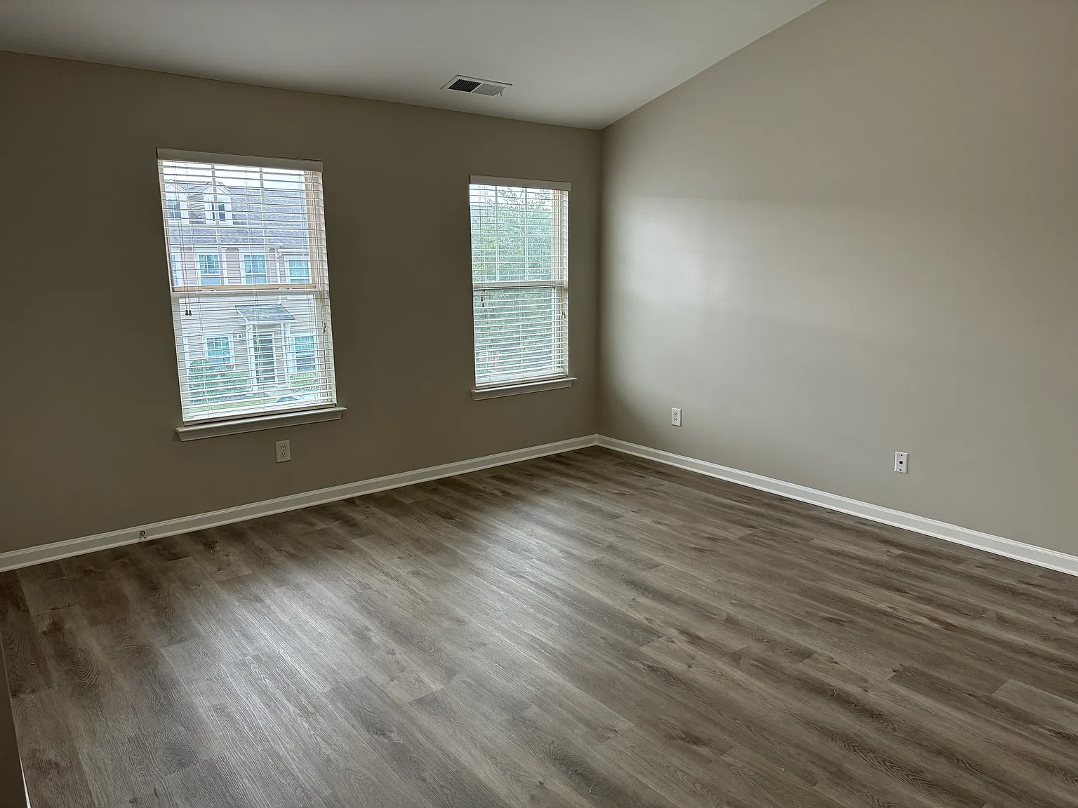 3 bed, 1478 sqft, $1,925 — Photo 3