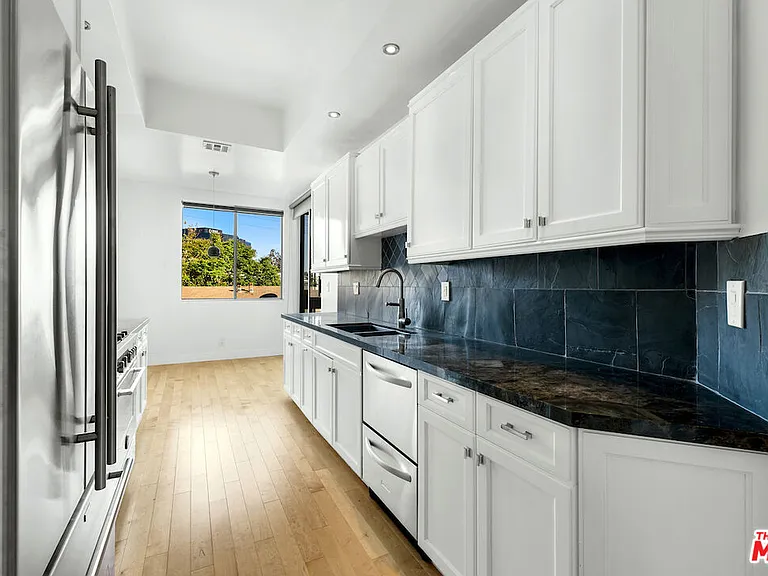 11628 Montana Ave #206 — Photo 15