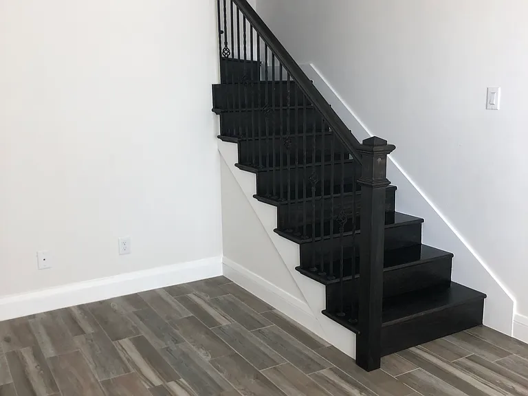 343 Skinner Ln — Photo 5