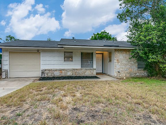 2nd image of 1024 Hickory Hill