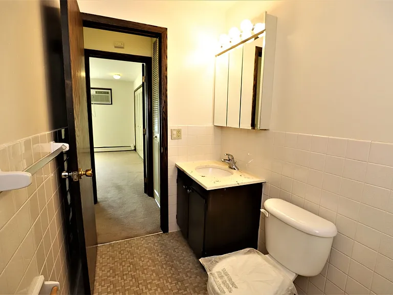 4251 Parklawn Ave — Photo 12