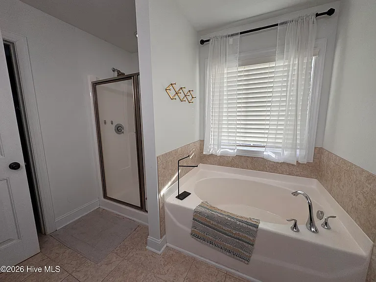 421 Wolfe Ln — Photo 13