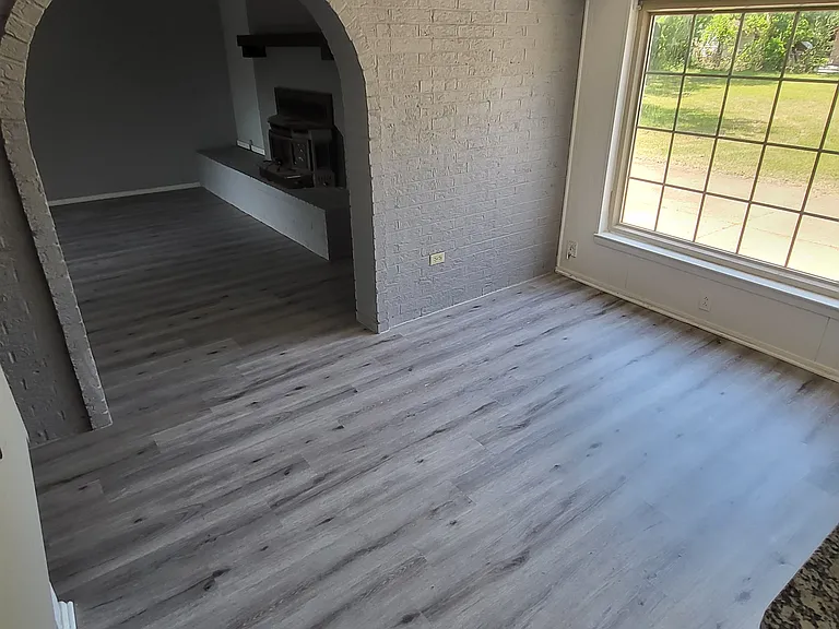 2441 Robert Burns Dr — Photo 17