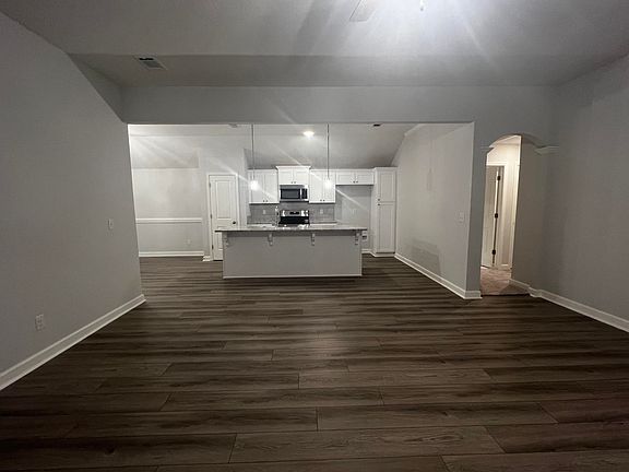 5th image of 7451 Hanford Dr