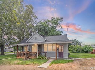 905 W Carpenter St, Jerseyville, IL 62052