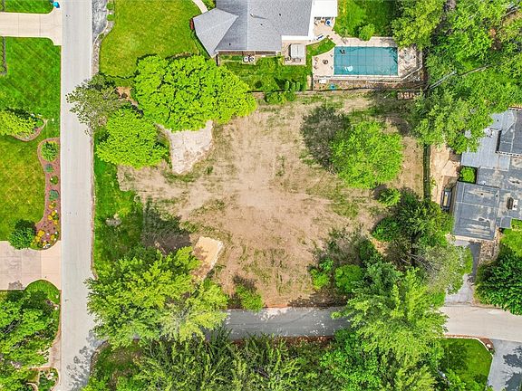 5th image of 21 Greencroft Dr