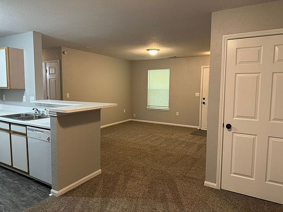 5th image of 2113-2119 Ringgold Ct #107