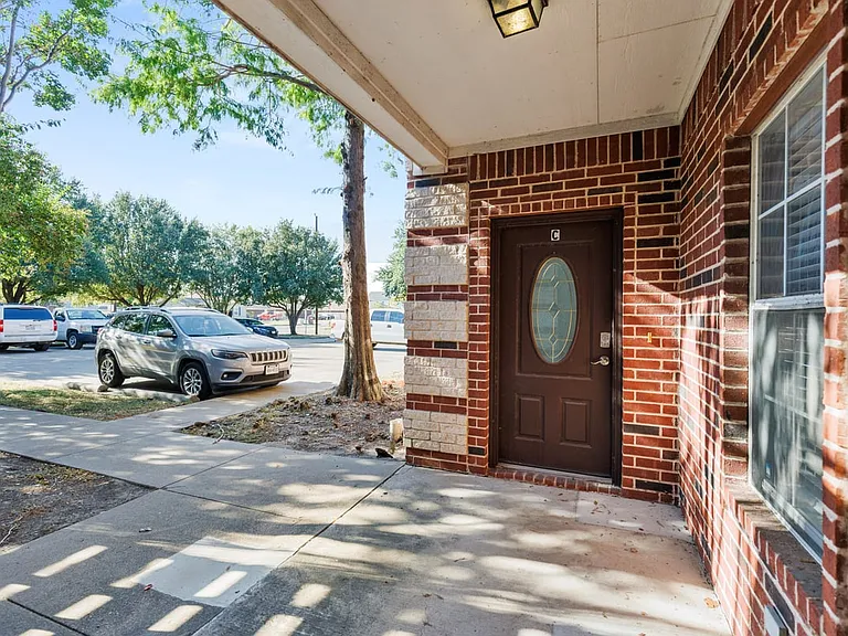 1521 Bagby Ave #C — Photo 2