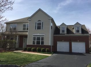 32 Hansom Rd, Basking Ridge, NJ 07920