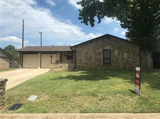 1105 Spring Brook Dr, Bedford, TX 76021