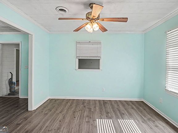 2nd image of 684 Shiloh Rd