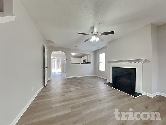 3rd image of 26 Streamwood Way