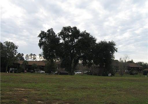 2nd image of 221 Fairway Villas Cr Cir #18R