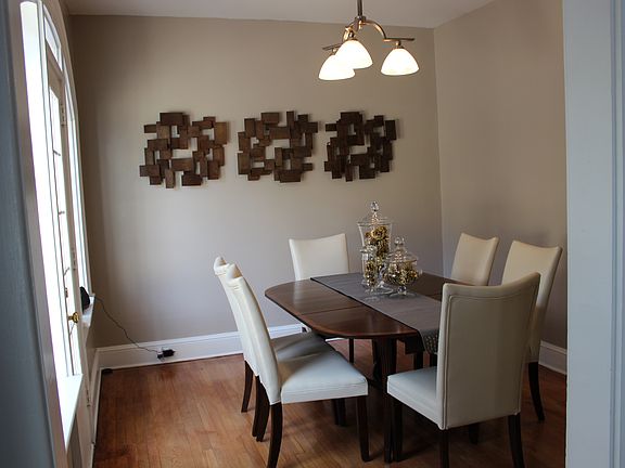 Dining Room/ Breakfast Area