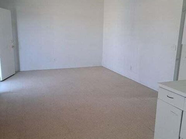 623 NE Davis St #8, Fabens, TX 79838