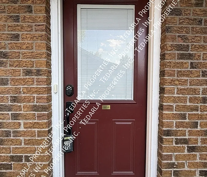 3237 S Grant St #B — Photo 2