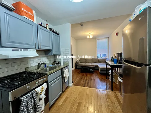 722 E 6th St Photo 1