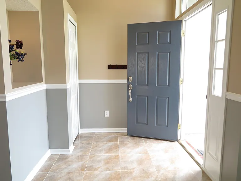 817 Crystal Spring Way — Photo 5