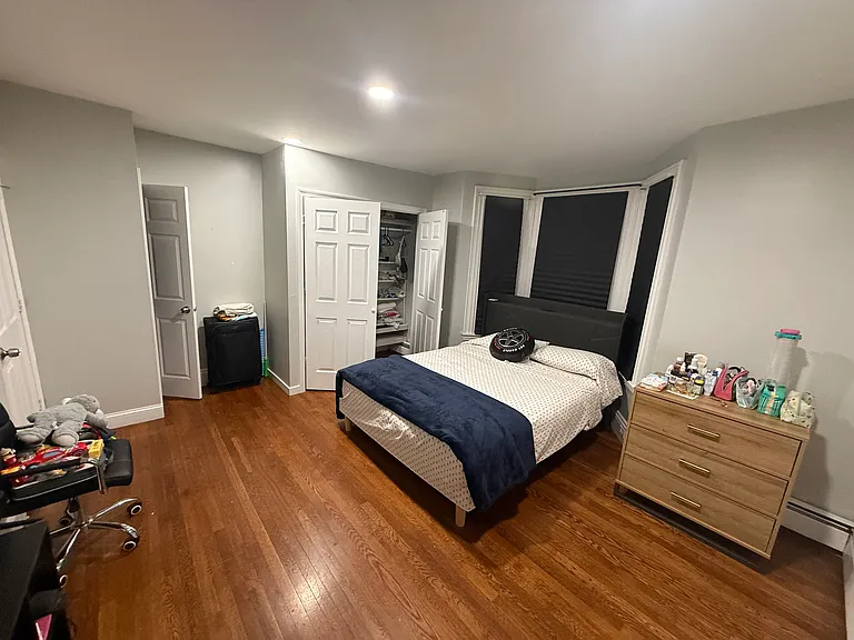 49 Linden St — Photo 11