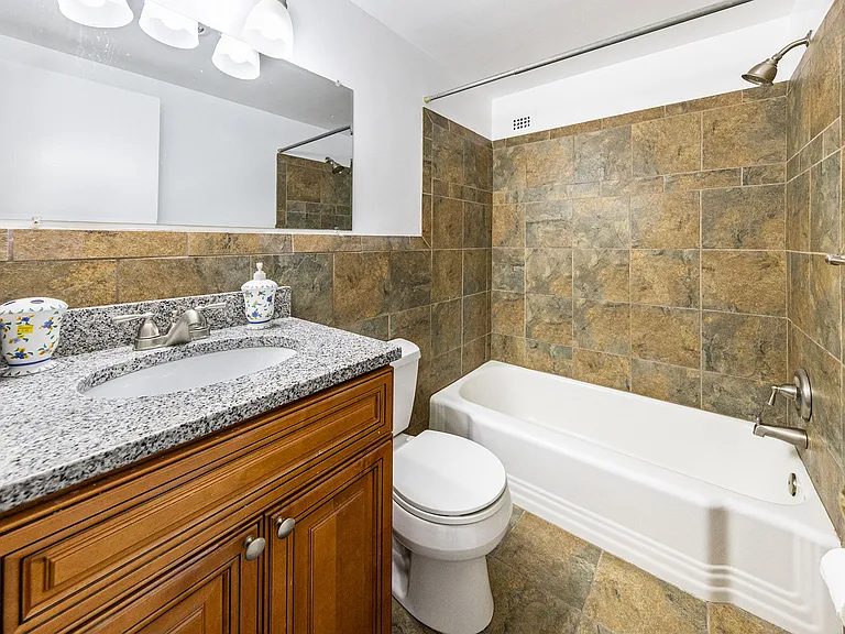 600 Roosevelt Blvd #415 — Photo 13