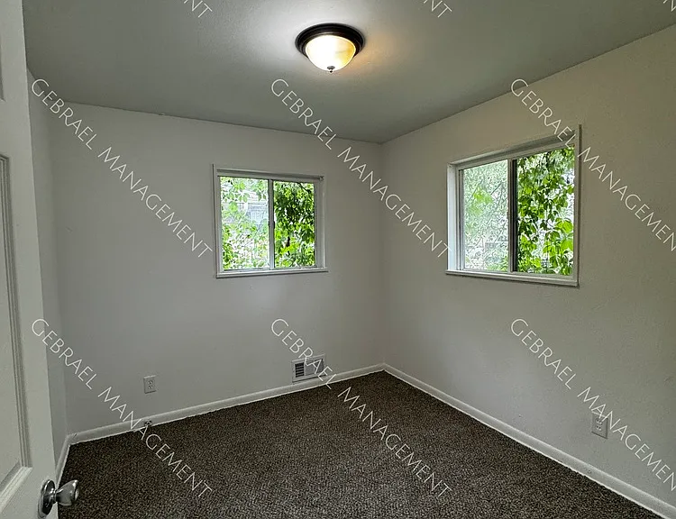 808 Chatham Dr — Photo 12