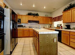 7900 Magnolia Glen Ave, Las Vegas, NV 89128