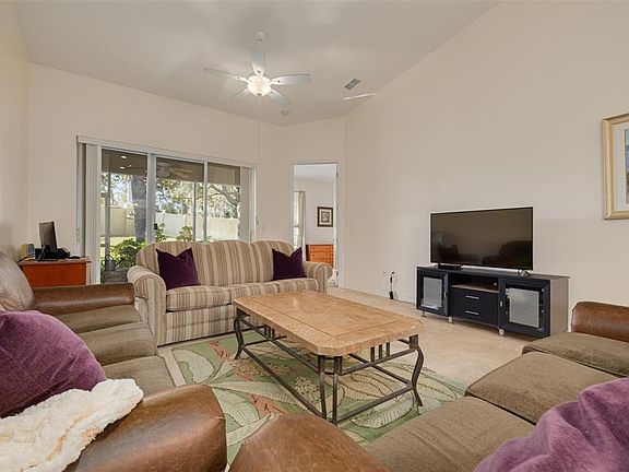 5th image of 656 Spring Lake Cir