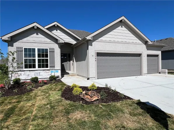 17744 Greeley St, Gardner, KS 66030