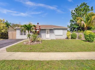 8201 SW 10th St, North Lauderdale, FL 33068