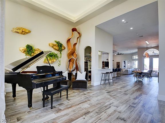 5th image of 2124 Horse Prairie Dr