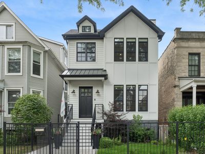 2026 W Waveland Ave, Chicago, IL, 60618