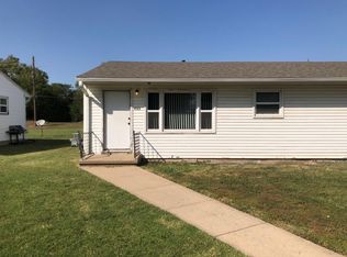 1522 Beverly Dr, Salina, KS 67401