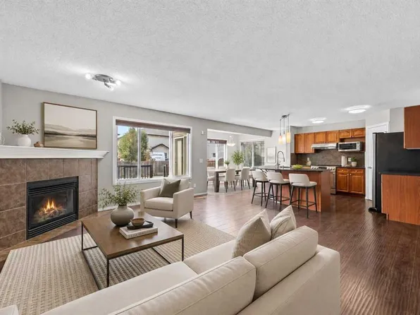 140 NW West Creek Cir, Chestermere, AB T1X 1R5