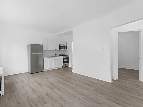 137 Kensington Avenue image 2 of 11